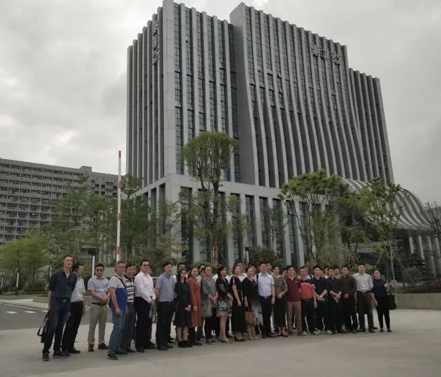 总攻男男双性高H浪荡小说
